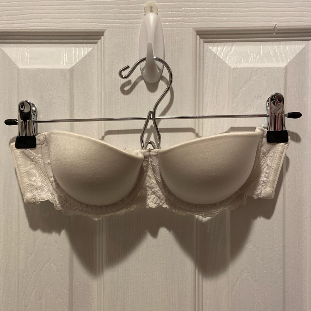 WonderBra White Lace Strapless Bra 32B (No Straps)